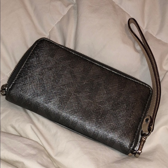 Michael Kors Wristlet - Picture 2 of 4